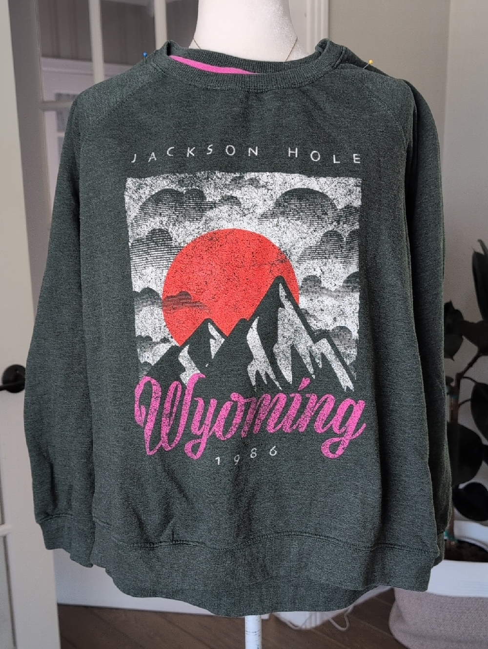 Wallflower Jackson Hole Wyoming Graphic Sweatshirt -large